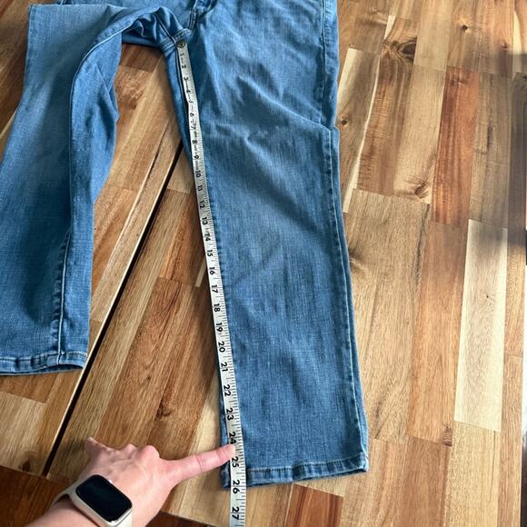 LEVI’S Jeans Light Wash - Picture 8 of 8